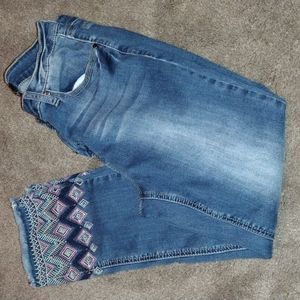 Earl Jeans embroidered blue jeans size 12